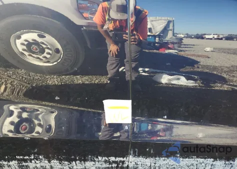 2024 Toyota Sienna Xle из США, поврежденный, VIN 5TDYRKEC9RS194934